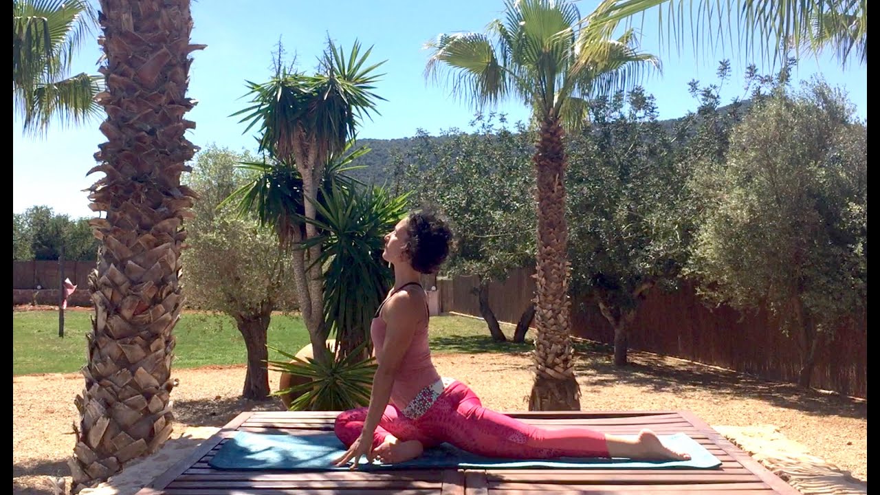 Yoga suave -  Descanso activo para cuello y caderas 20 min