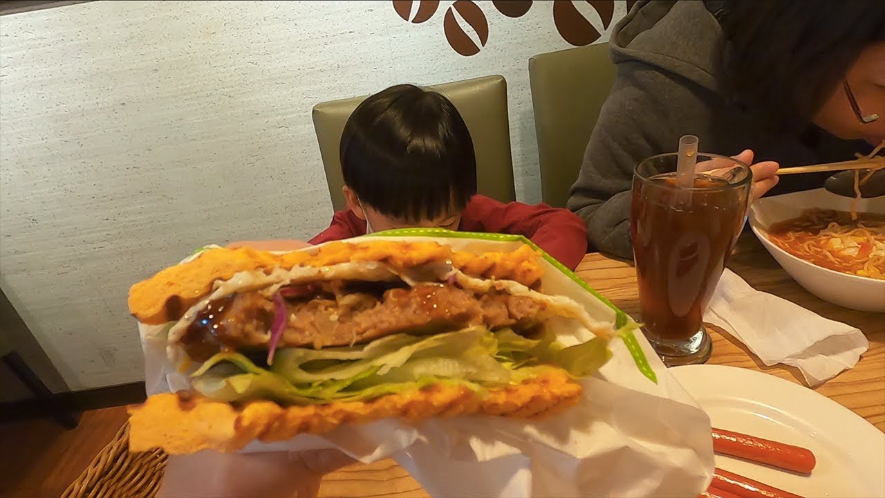 比麥當勞的大麥克貴..試試蕃茄村的牛肉蕃茄吐司好吃嗎?