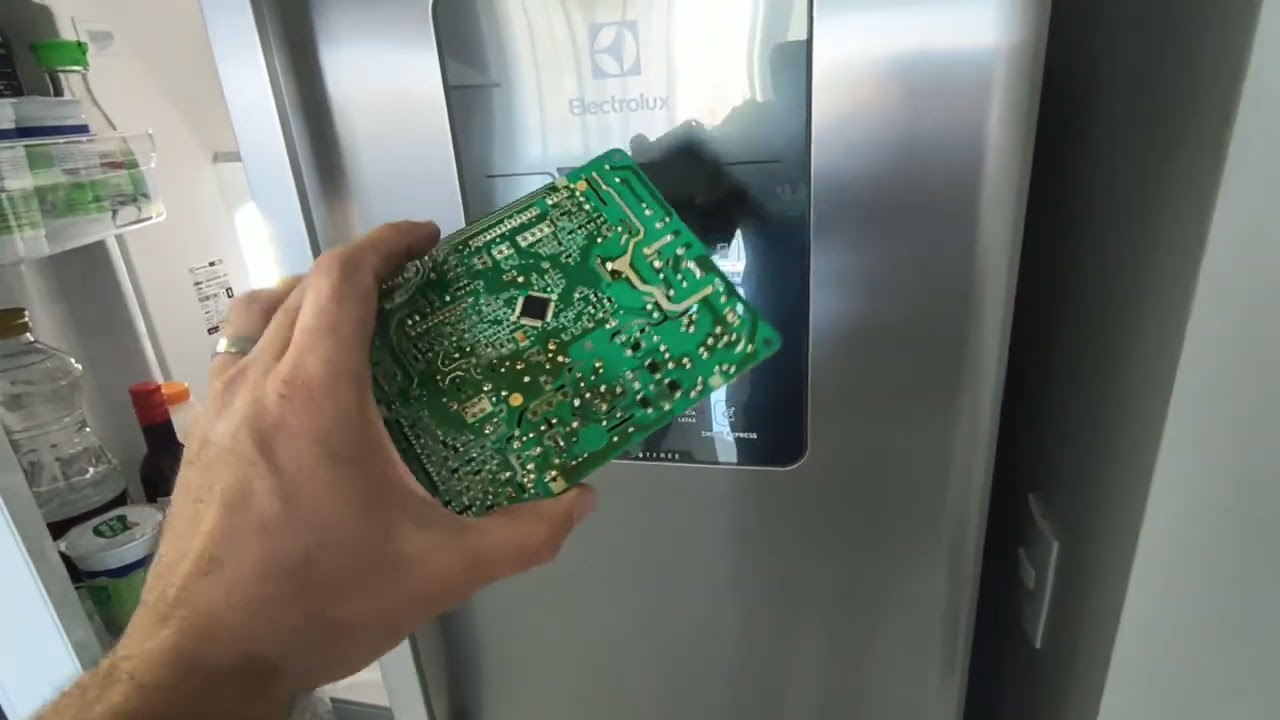 Geladeira Electrolux Dm84x e Dm83x - Não Liga - Painel Piscando - Conserto foi no Guará DF
