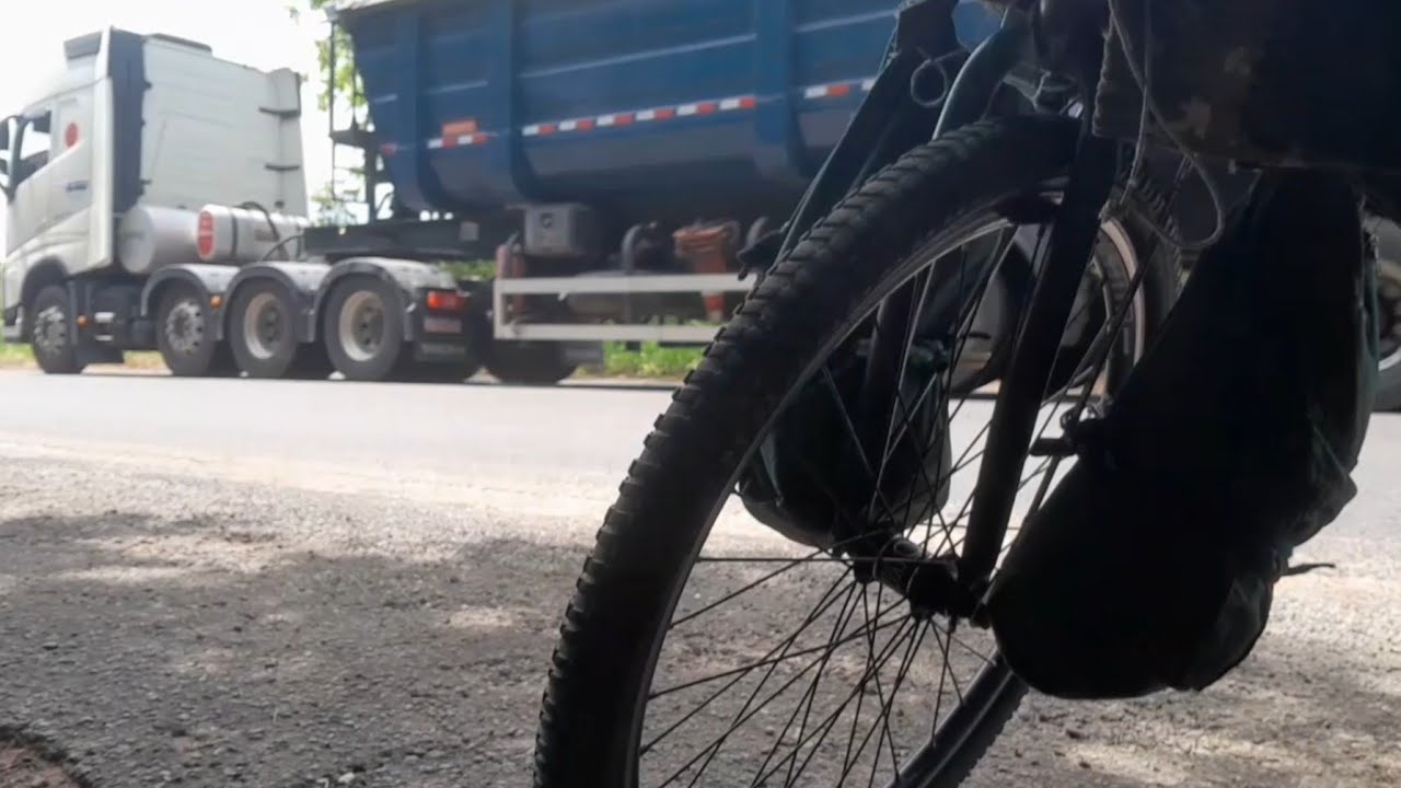 Estrada Movimentada e Sem Acostamento Para Chegar em São Sebastiao do Passé