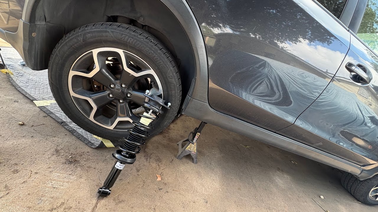 2015 Subaru crosstrek xv”Impreza wagon rear struts and away bar links replacement