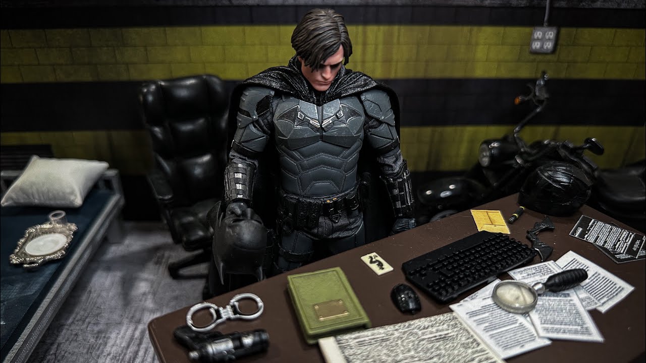 Mezco One:12 The Batman