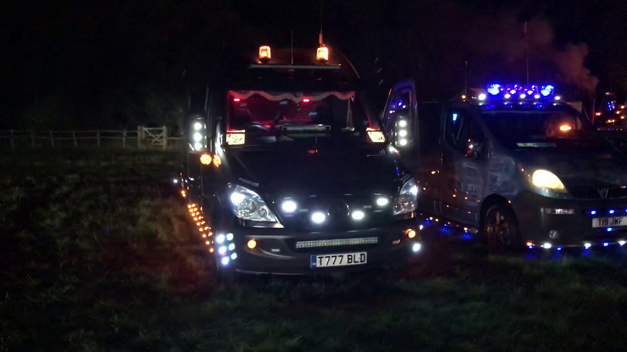 Craig Wells UK videos ( Yearsley Group) Lights at night from Vans With Lights T Knutsford Truckfest