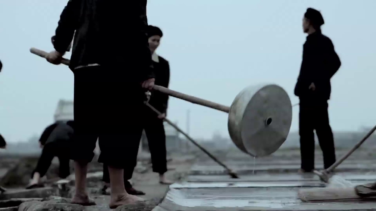 Les Cong Binh dans l'enfer des salants de Salins de Giraud