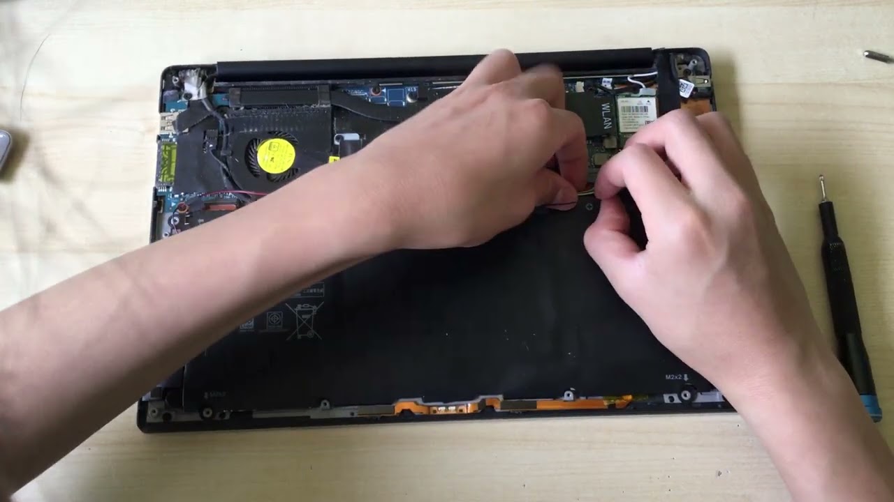 How to Replace the Battery in a Dell XPS 13 9360