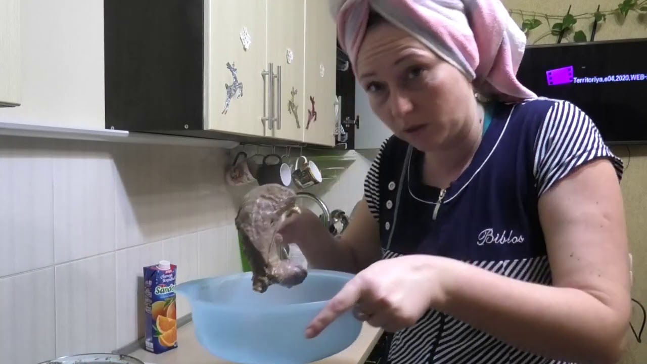 Собака в Шоке от снега! Готовим праздничный стол на Старый Новый Год