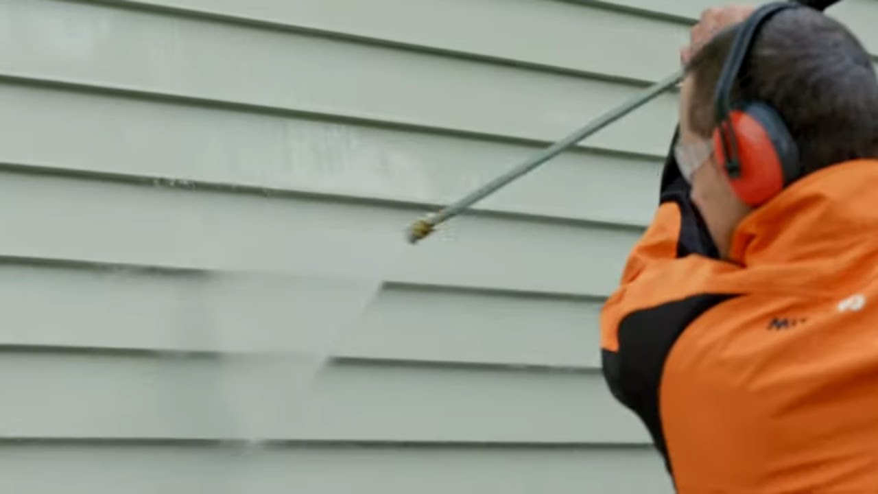 How to Choose and Use a Water Blaster | Mitre 10 Easy As DIY