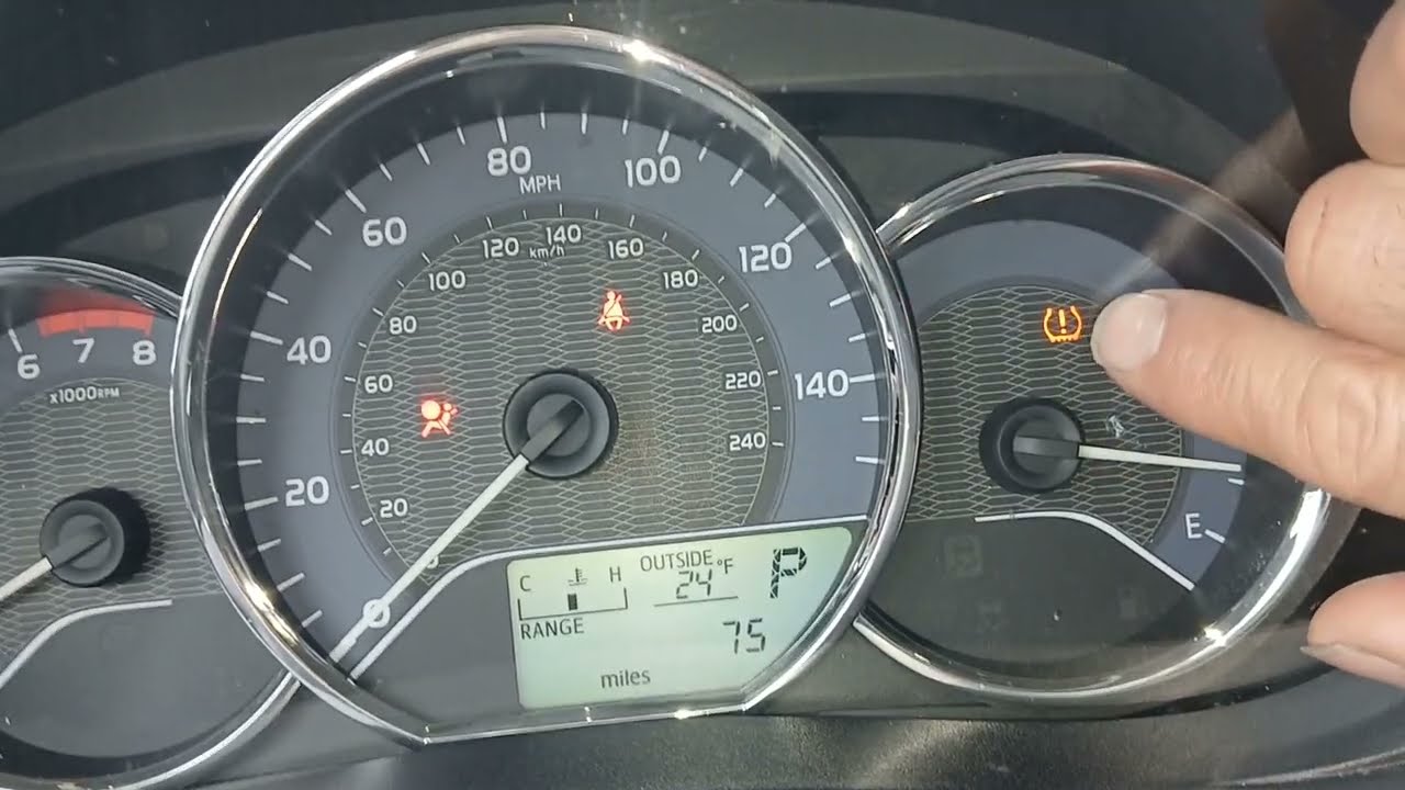 2016 TOYOTA COROLLA LE - REINICIAR LUZ DE LLANTA BAJA DE AIRE