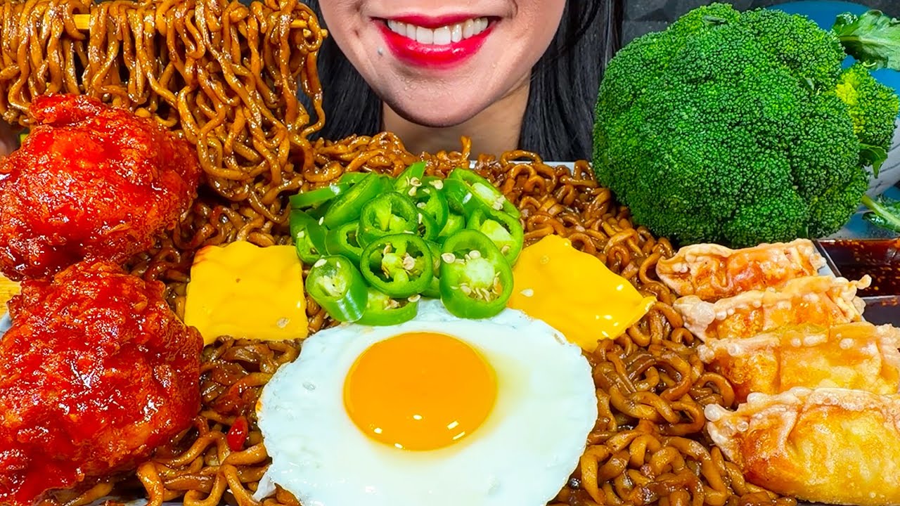 ASMR BLACK BEAN NOODLES, SPICY FRIED CHICKEN, DUMPLINGS, BROCCOLI MASSIVE Eating Sounds