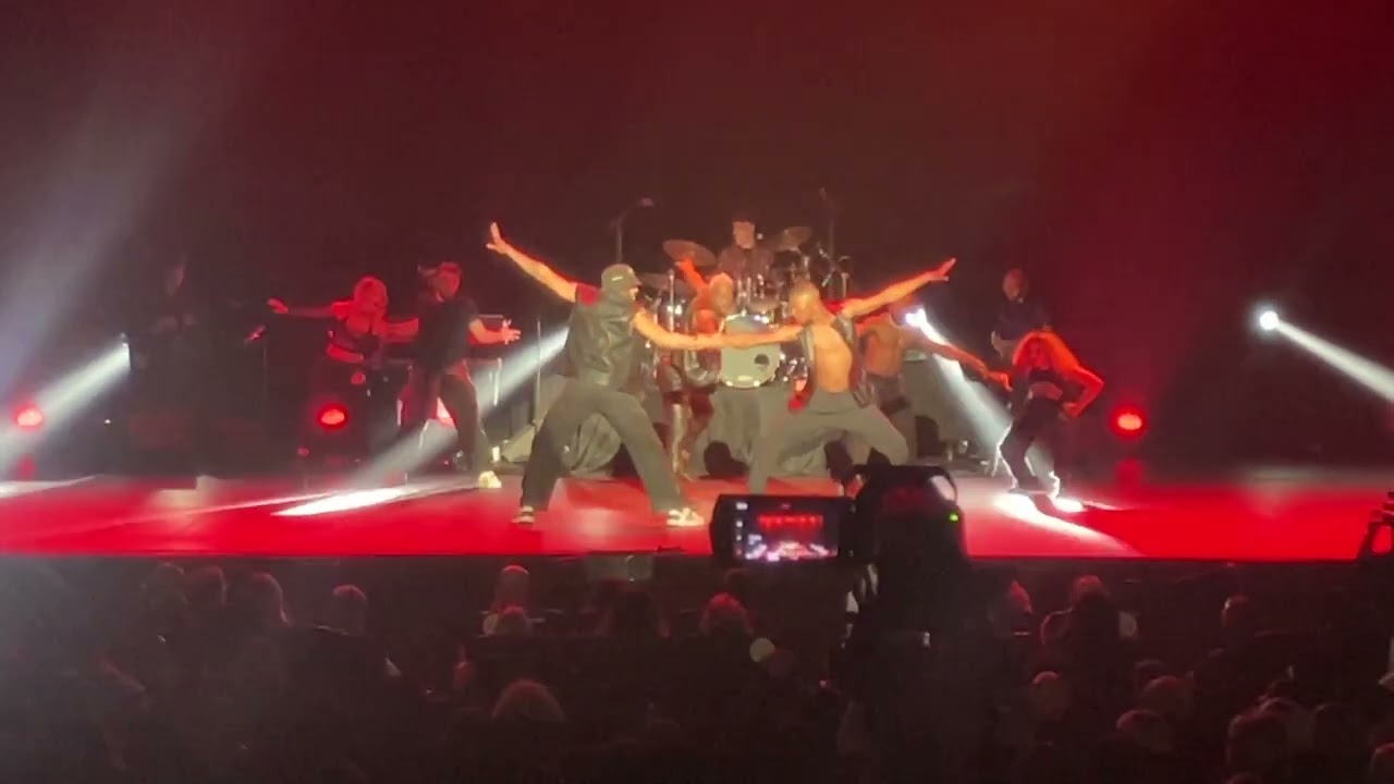 Invincible A Glorious Tribute To Michael Jackson - 
