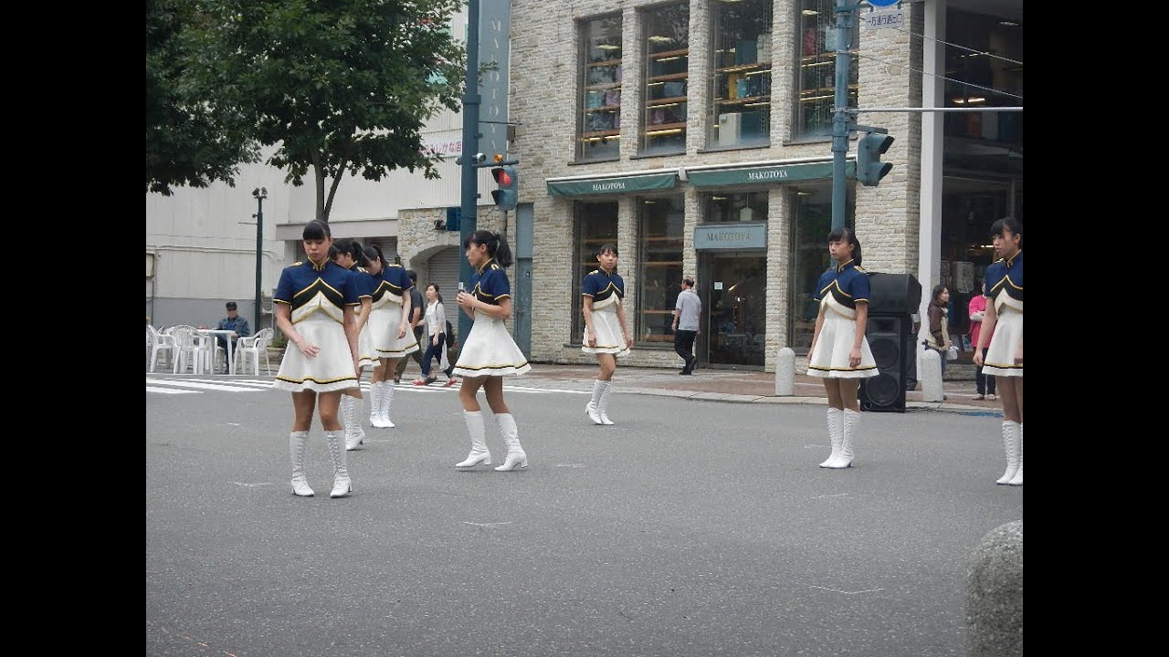 北海道警察音楽隊　カラーガード隊　なまらめんこい婦警さん