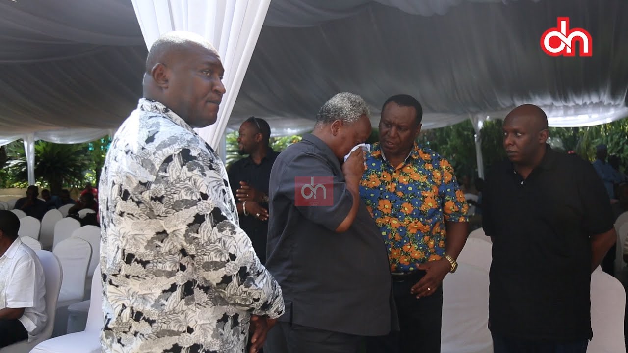 Sendeka alivyoshindwa kujizuia baada kufika msibani kwa Mengi