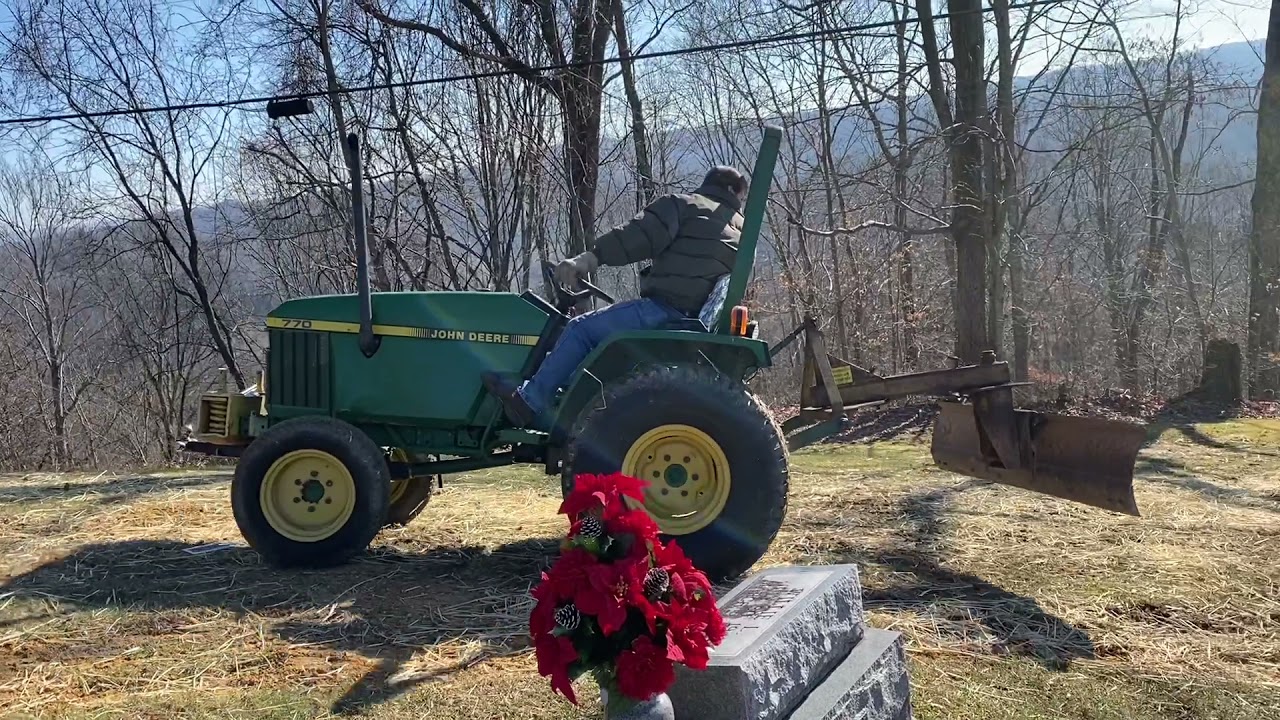 Dad's John Deere 770! These Are Great Tractors