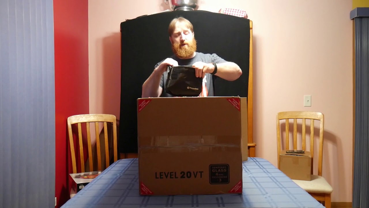 Thermaltake 7 Weeks of Giving Level 20VT  AVT-01 PC unboxing video