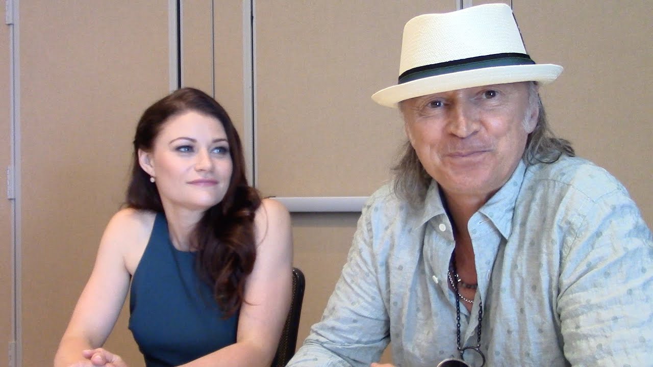 Emilie de Ravin & Robert Carlyle Interview - Once Upon a Time Season 5
