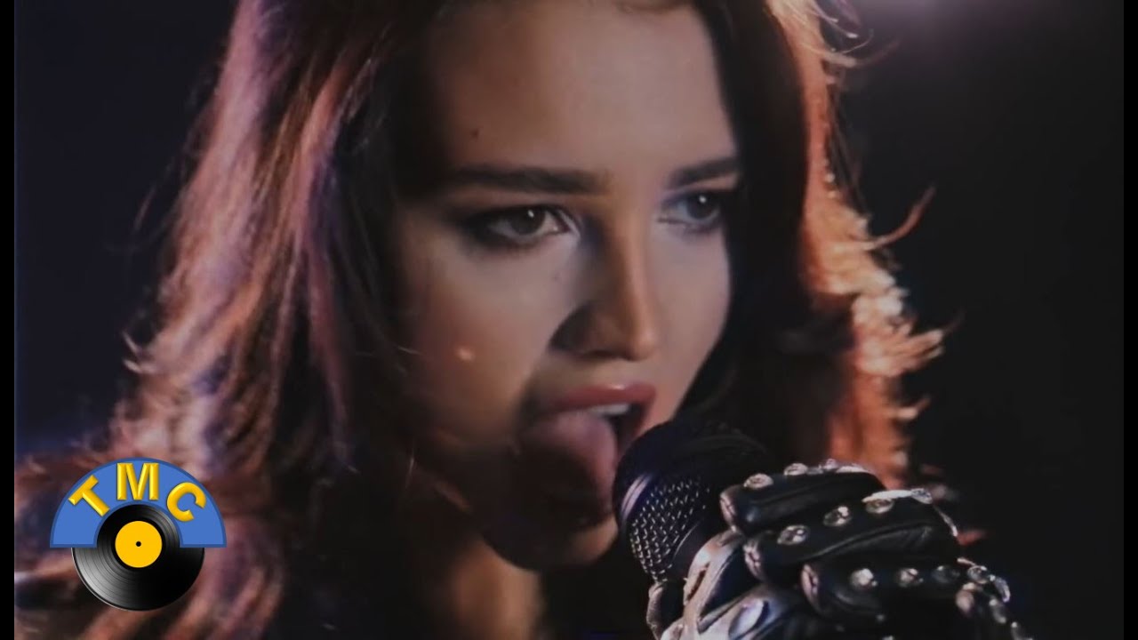 Bad Girls Medley (Rod Stewart, Donna Summer, Labelle, Salt-N-Pepa, ZZ Top, Kiss)
