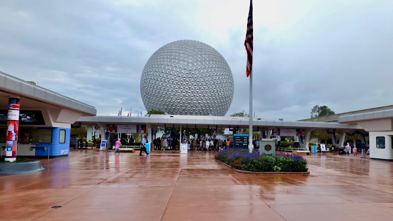 EPCOT Entrance & Future World West Sights & Sounds in 4K | Walt Disney World Florida November 2021