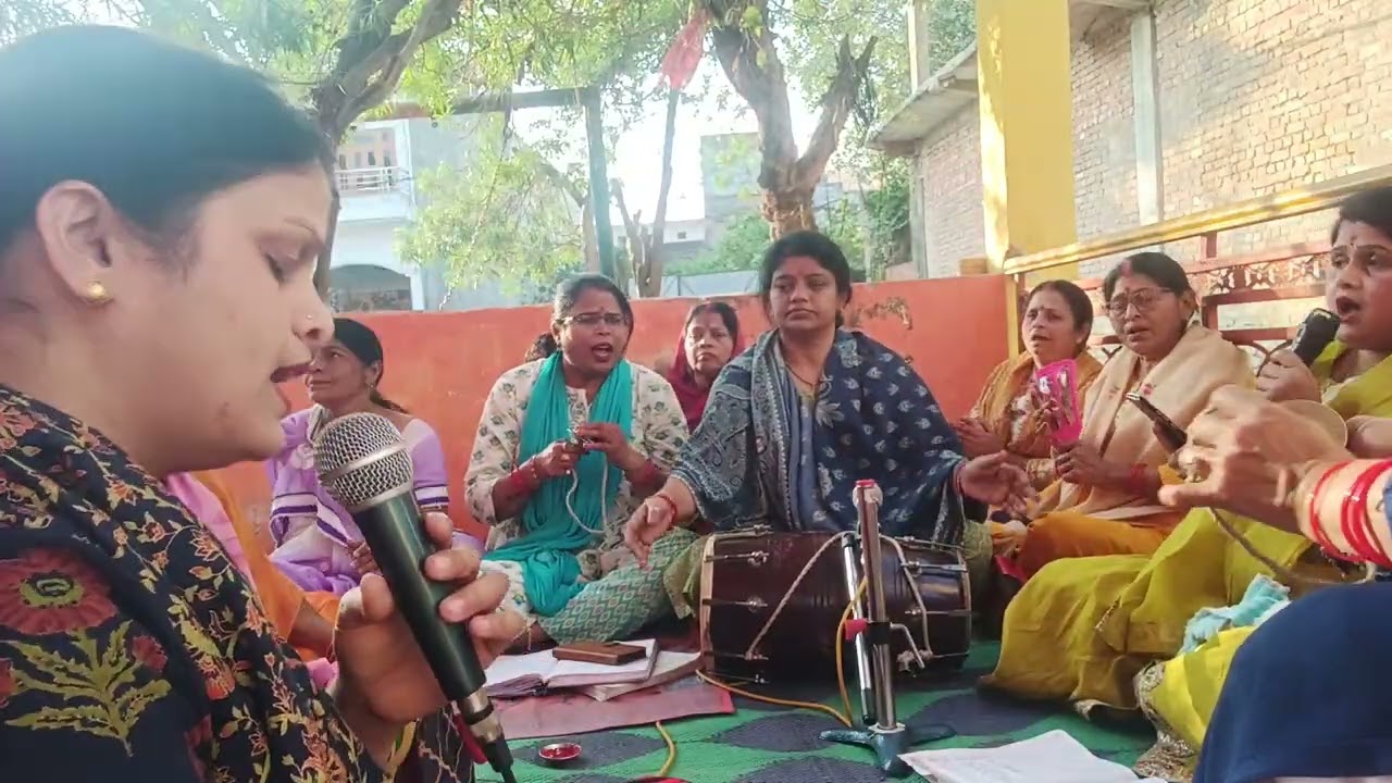 फागुन में उड़े रे गुलाल कहियो नंद रानी से#होली स्पेशल भजन 🪘 #musicgenre #radheshyambhajan #bhakti🙏🪘💃