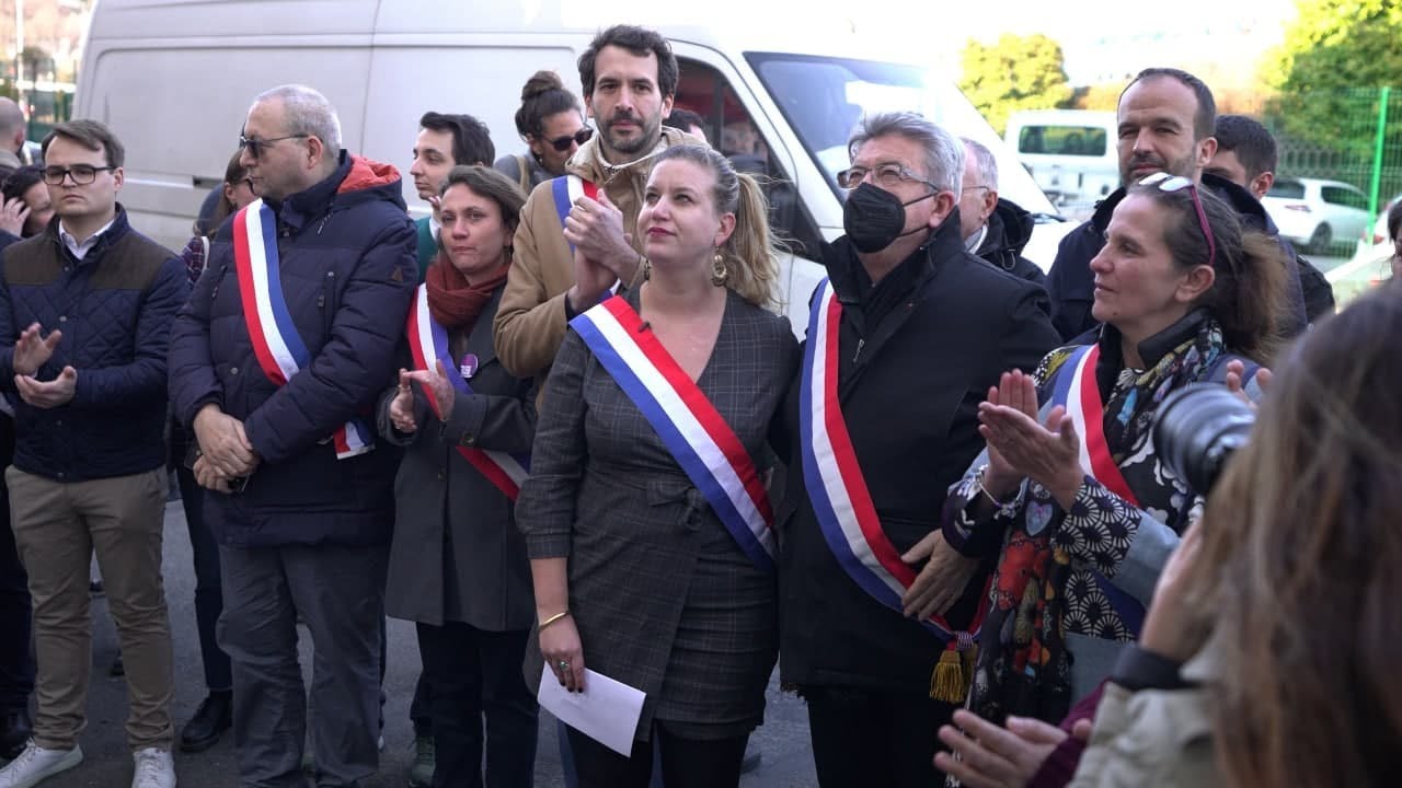 Hommage des insoumis à Jean Jaurès sur le lieu de son dernier discours pour la paix