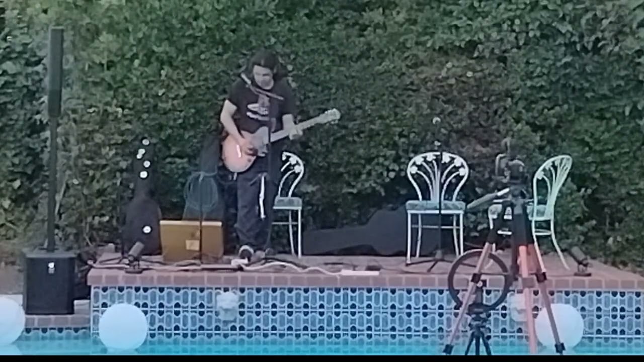 Echo Communication live Performance