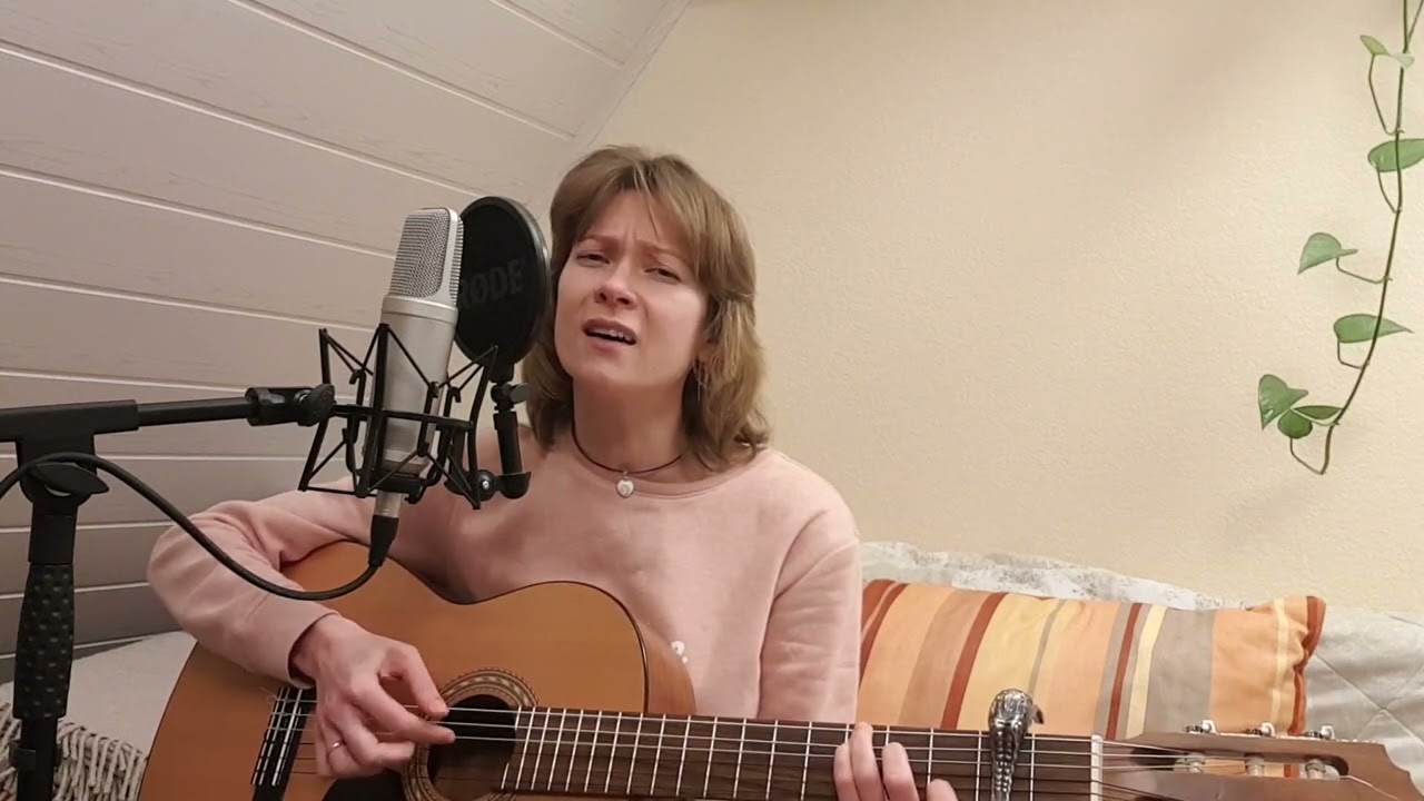 Херсонская Александра - Белым снегом