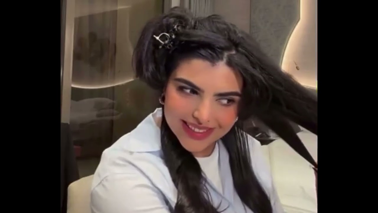 ساره الودعاني بدون حجاب كيف تصفف شعرها😍شغالتي جابت هديه لسكره🥹