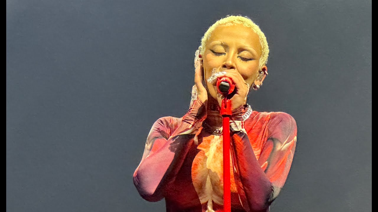 Doja Cat - Demons with Spider. LIVE Front Row 4K quality. Los Angeles Crypto Arena 11-2-2023