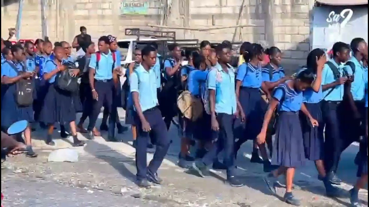 Mach pasifik Elèv Lycée Pinchinat ak Célie Lamour lundi 19 janvye 2026 la pou mande pwofesè