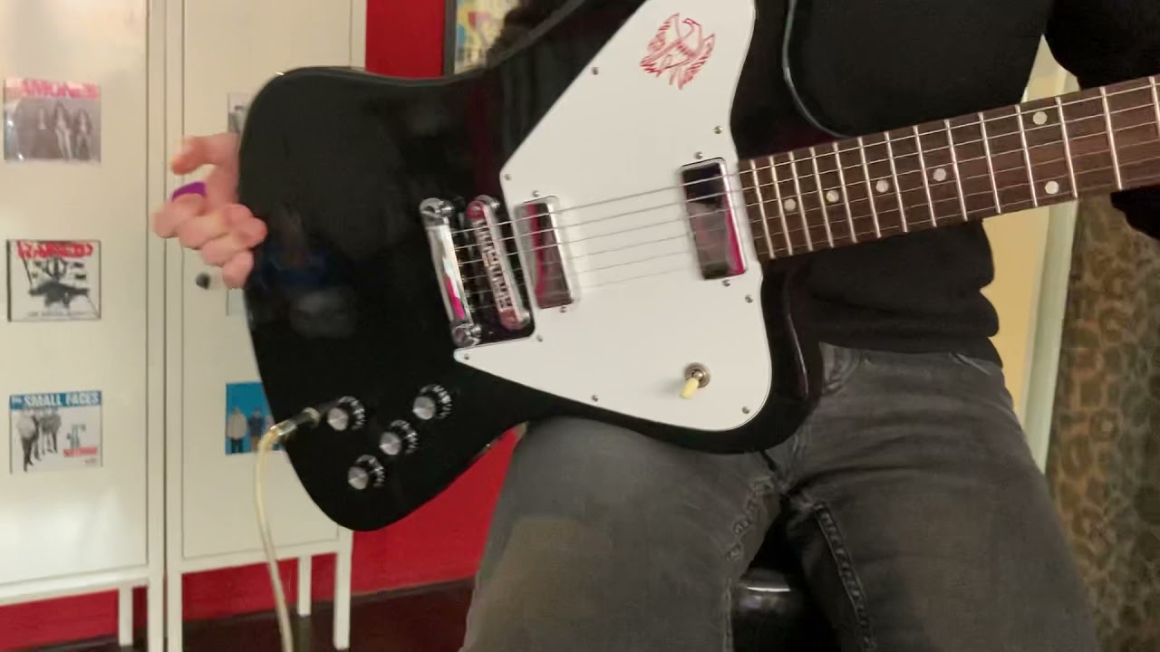 Short testdrive Gibson Firebird Non Reverse 2015.
