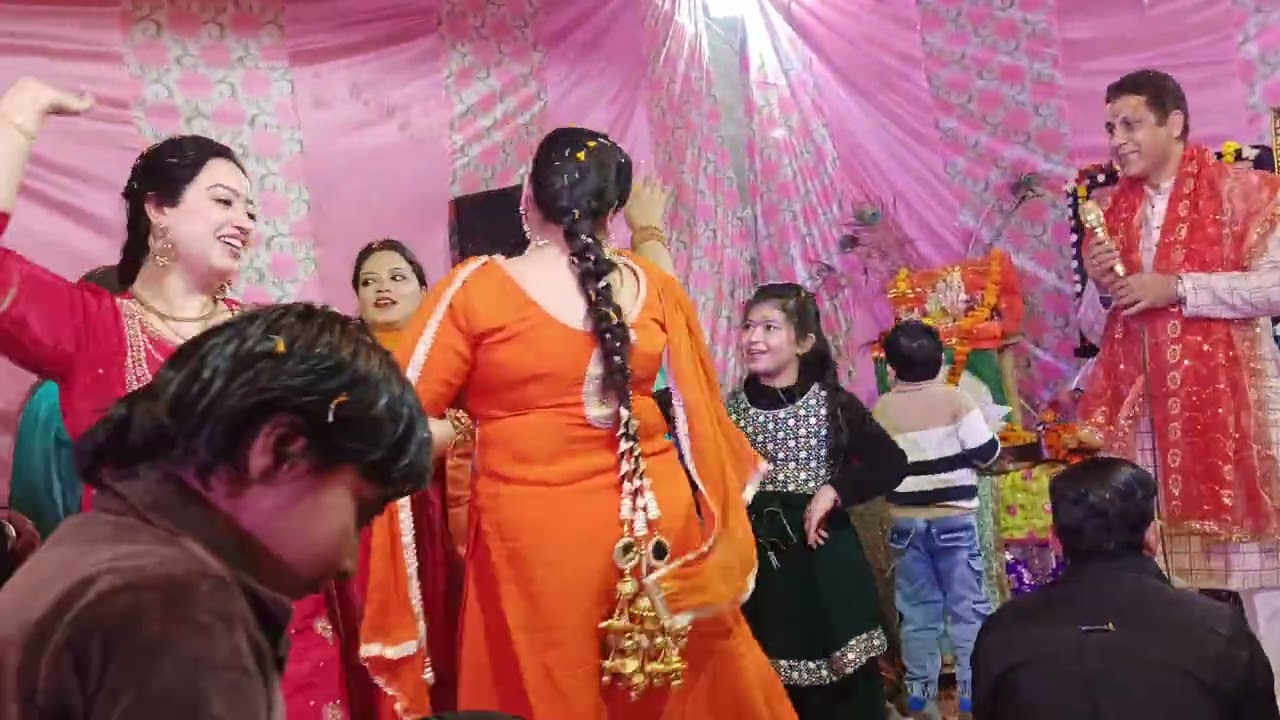 Radha Gori Gori