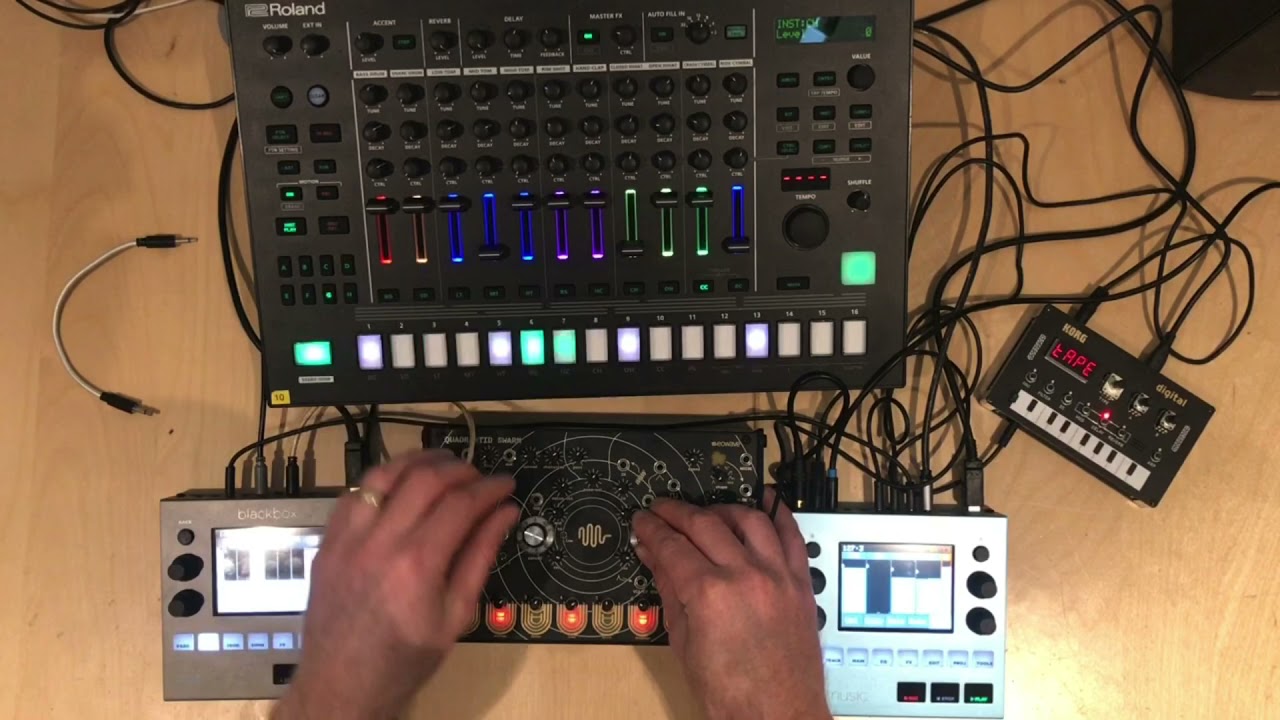 Live Techno Jam #3 - Roland TR8S - Quadrantid Swarm - Korg NTS1