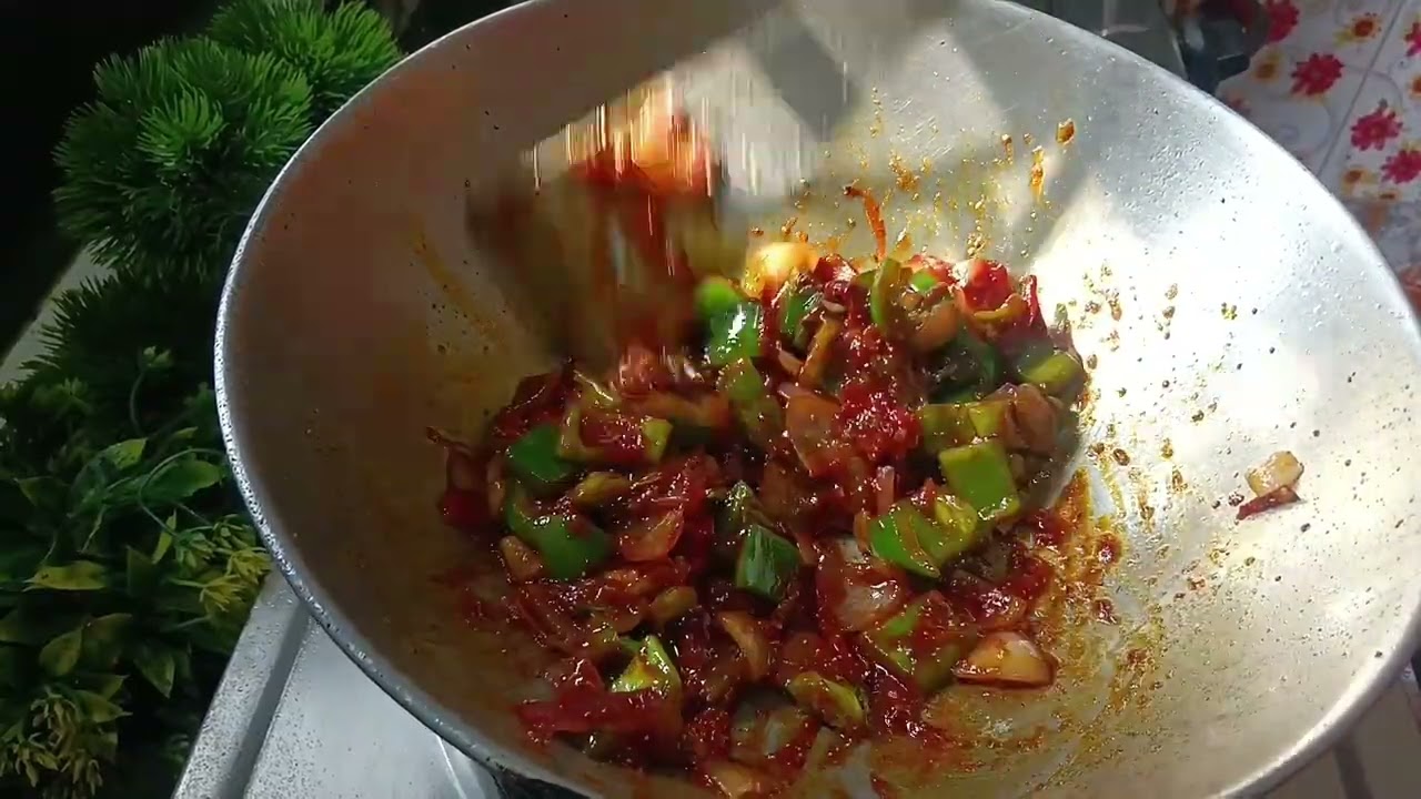 দুর্দান্ত স্বাদ এর ব্রকলি, ক্যাপসিকাম,পেঁয়াজ এর রেসিপি।রুটি তে তো ভালো লাগেই,ভাতে ও অসাধারণ লাগে।