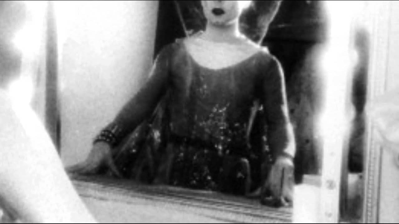 Klaus Nomi - Wasting My Time (Subtitulado al Español)