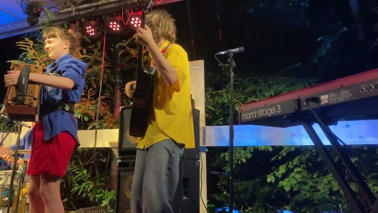 Warmoes live at DenneFeest 2025