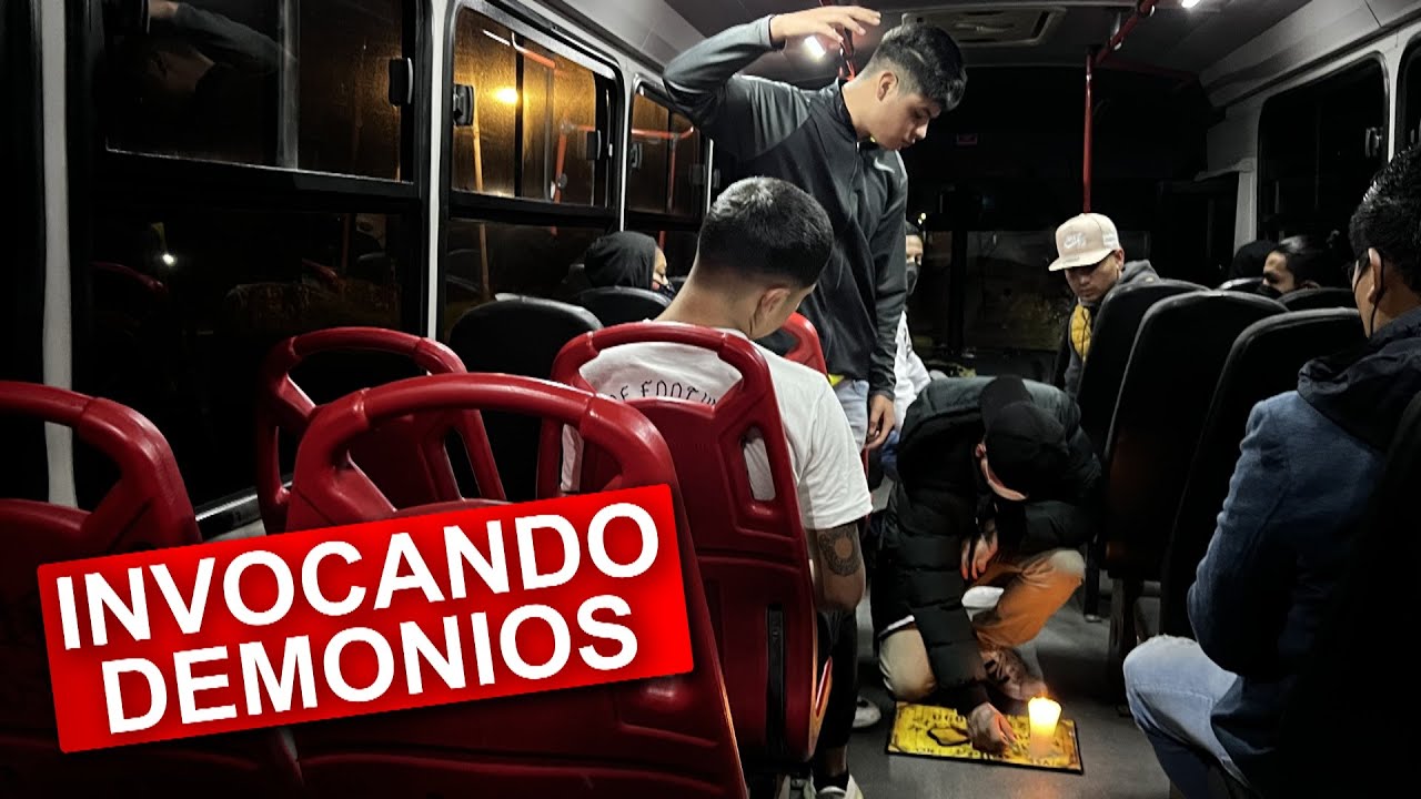 Jugando a la OUIJA en publico de noche (BROMA)