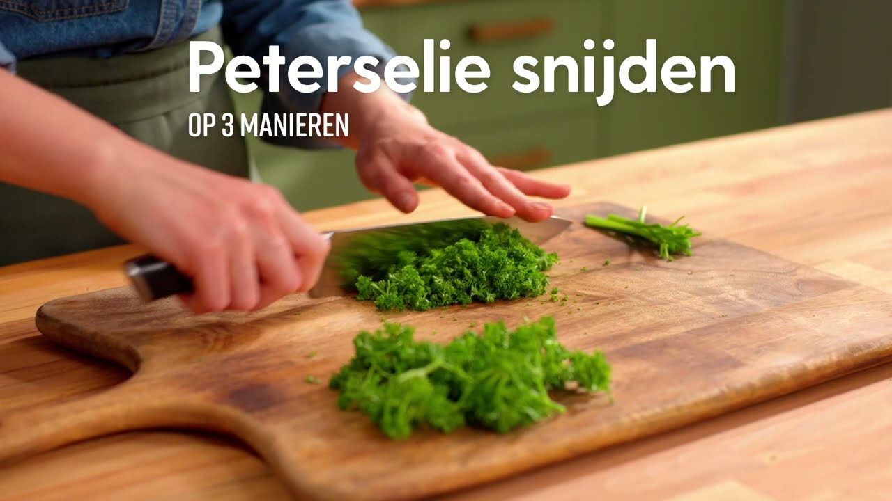 Peterselie snijden | How to | Allerhande
