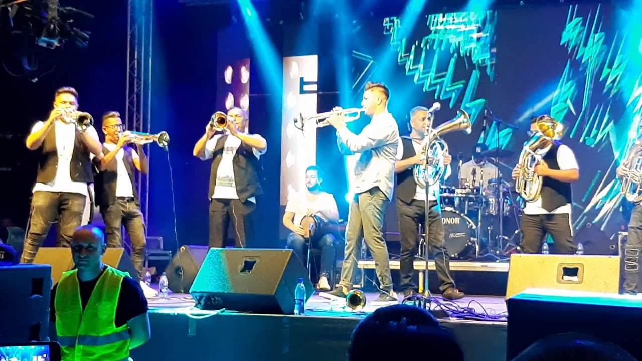 Trubaci STEFAN i NENAD MLADENOVIC VRANJE KONCERT part1