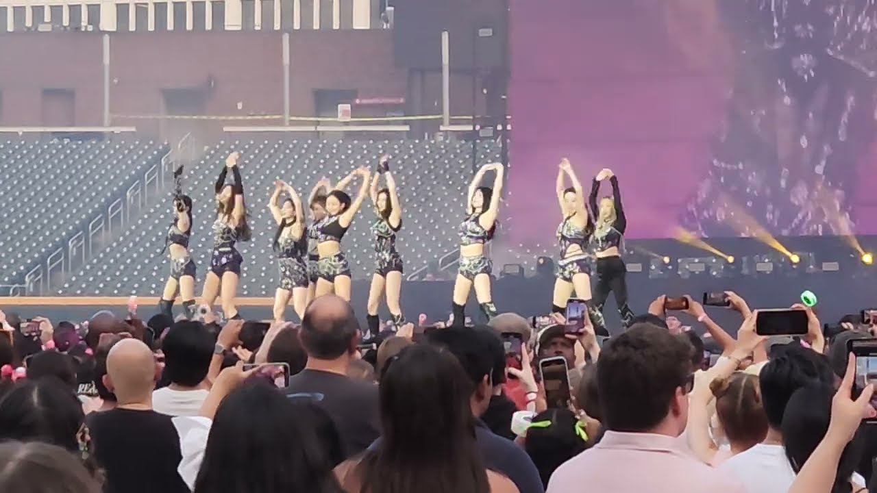 Twice-Moonlight Sunrise | Atlanta 23-7-9