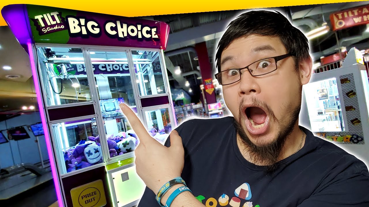 Winning HUGE Prizes from a BIG Claw Machine! (with bonus ASMR!) at Tilt Studio Arcade