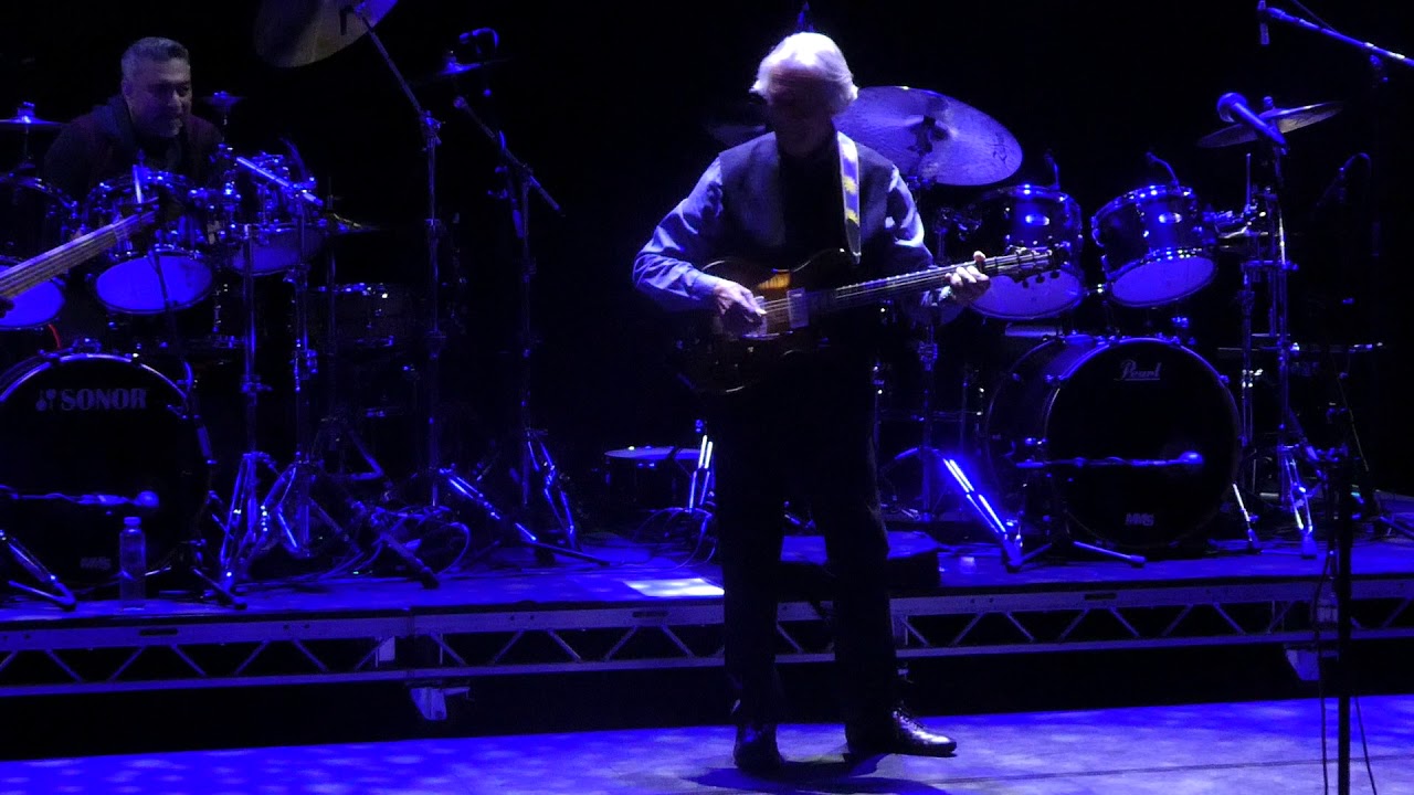 You know, you John McLaughlin at Cirkus Stockholm 2019-10-17  You know, you know 'know