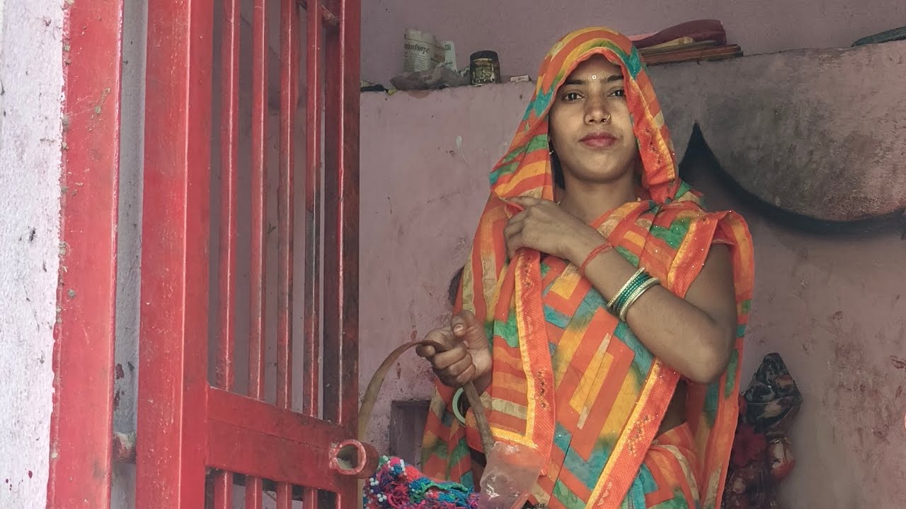 Nitu Chauhan  is live! सभी लोग को राधे कृष्णा गुड मॉर्निंग 🙏🌄🥀♥️