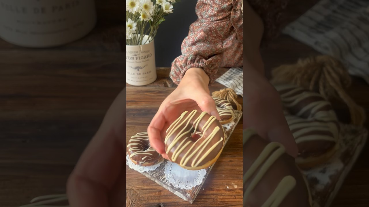 Chocolate donuts/ &Ccedil;ikolatalı donut