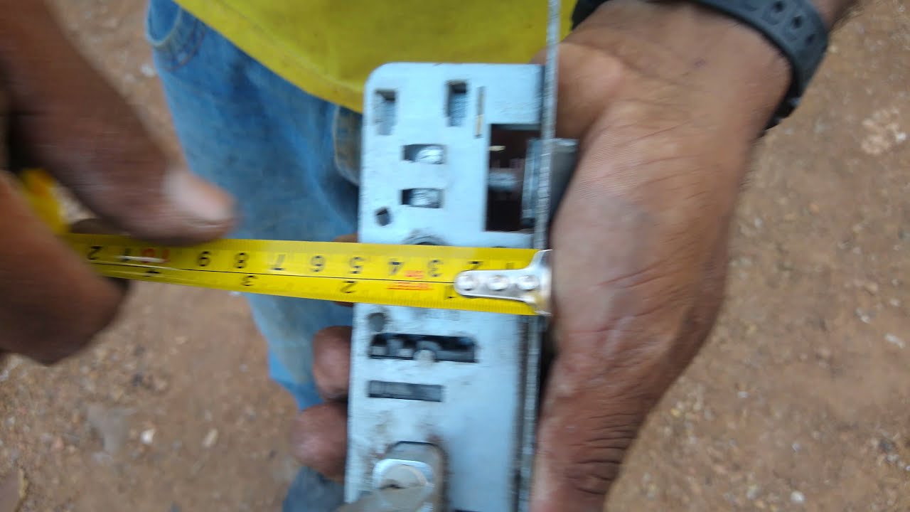 Qual fechadura certa para porta de metalon