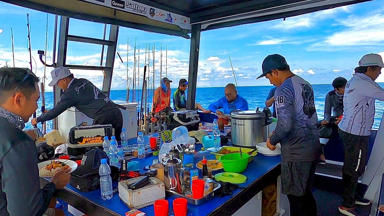DAY 1 JURASSIC PARK MAMUJU SULAWESI BARAT || COOKING & FISHING || KM SAMSON