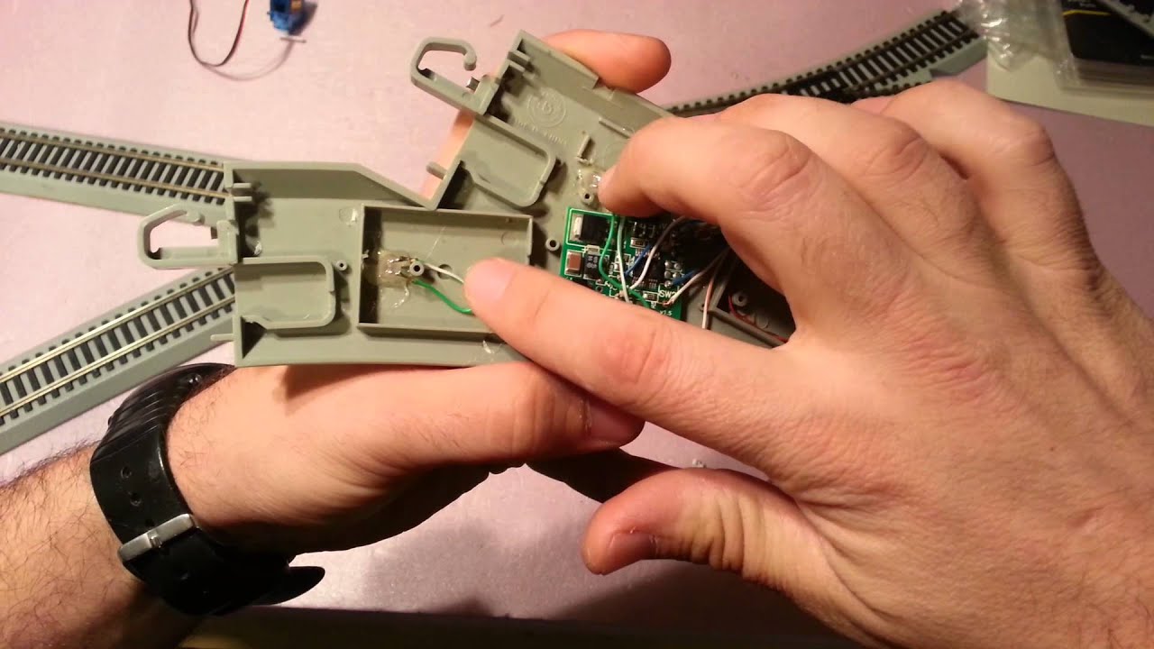 Backmann Ez Track DCC mod with Tam Valley Depot singlet decoder