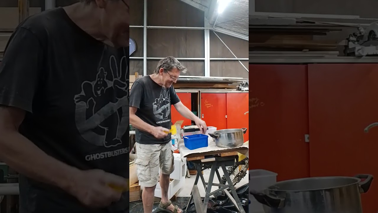 Uncapping a honey frame 