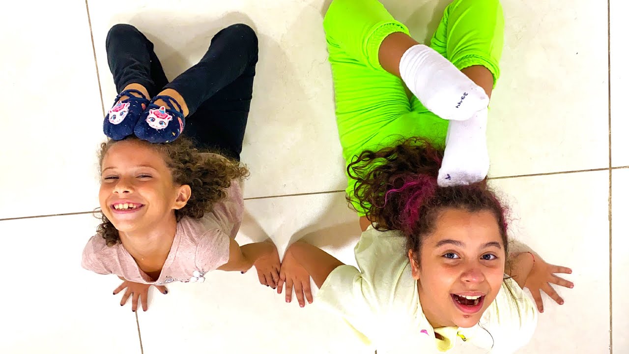 FAZENDO GINÁSTICA COM MINHA AMIGUINHA - SARAH DE ARAÚJO