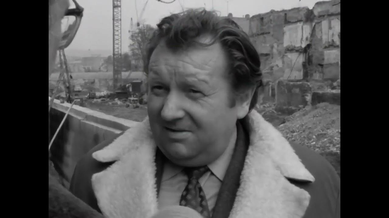 Príjazdová komunikácia na Most SNP | Bratislava (14.3.1973)     #retro #archív