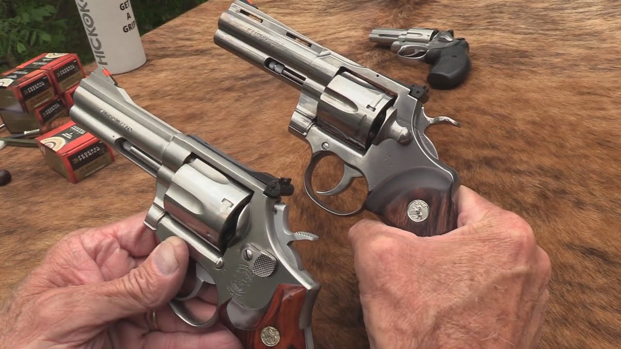 2020 Python против S&W 686