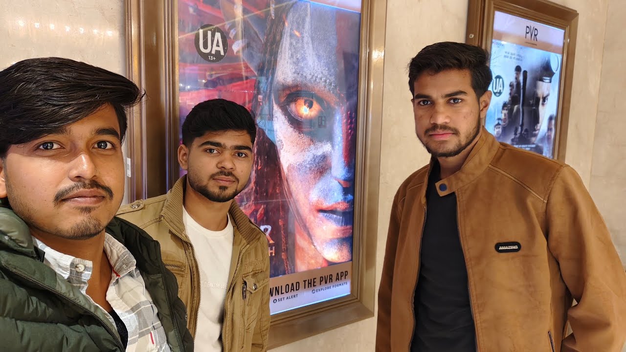 Movie Dekhne Aagaye 😀